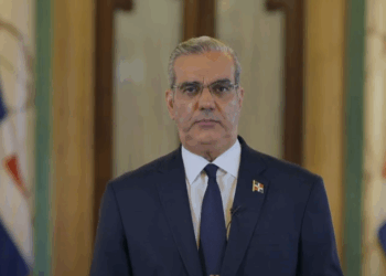 Abinader advierte a funcionarios: Si quieren hacer campaña, deberán dejar sus cargos