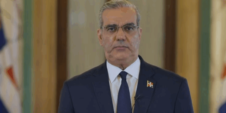 Abinader advierte a funcionarios: Si quieren hacer campaña, deberán dejar sus cargos