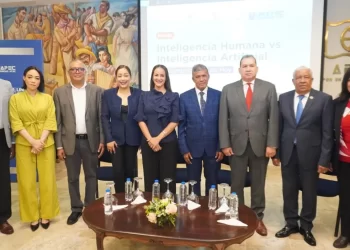 Ven desafíos de la IA para el futuro del Periodismo y Comunicación en RD