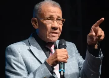 Ezequiel Molina apoya cámaras en escuelas para combatir la violencia