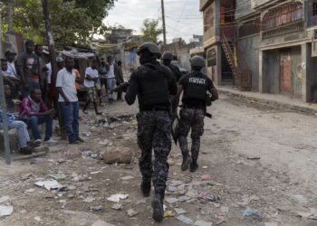 Pandilleros en Haití salen con una nueva, destruyen caminos
