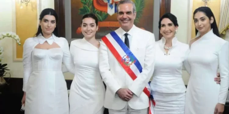 Esposa e hijas del presidente Abinader rechazan nuevo Código Penal
