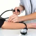 Cardiólogos dominicanos alertan sobre riesgo silencioso de la hipertensión no tratada