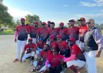 Equipo Rojo Campeón torneo Sóftbol Liga Puerto Plata en New York.