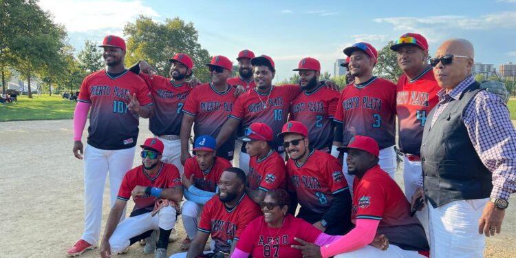 Equipo Rojo Campeón torneo Sóftbol Liga Puerto Plata en New York.