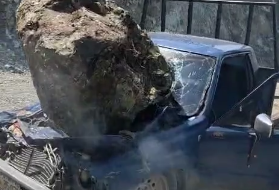 Hombre sobrevive de milagro tras caída de roca en carretera La Vega–Jarabacoa