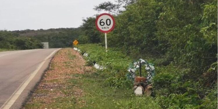 Una Cruz en Carretera