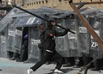 Marcha Generación Z: autoridades condenan violencia; reportan 100 policías heridos y 20 detenidos