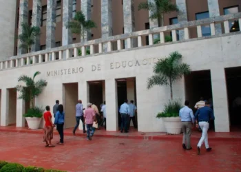Casi 23 mil maestros se queman en evaluación ¿Por qué fallaron?