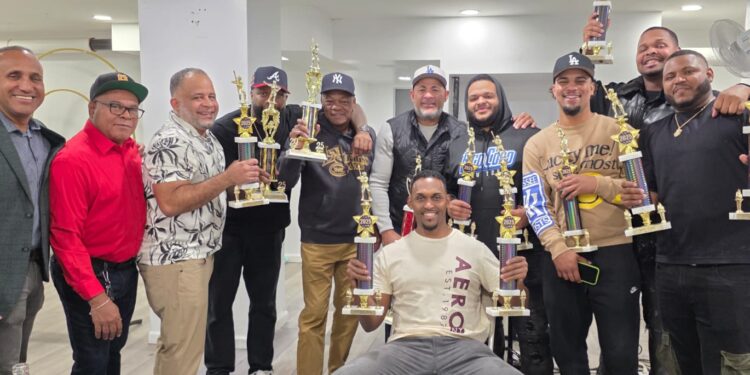 Premian líderes XLII Torneo Sóftbol Liga Puerto Plata NewYork.