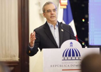 Abinader califica como traición el desfalco en Senasa y garantiza recuperación de fondos