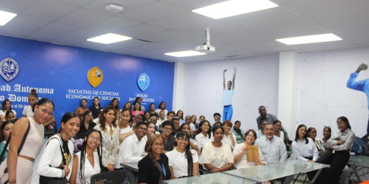 Conferencia impulsa agenda hacia un modelo turístico más sostenible y responsable