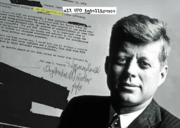 El documento secreto que reaviva las teorías sobre ovnis, la CIA y la muerte de Kennedy