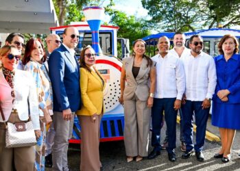 Inauguran oficialmente el Roco Tren Turístico de Santiago