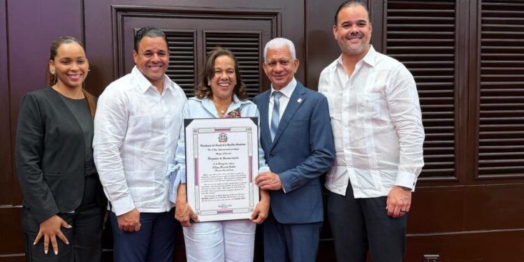 Senado de la República Premia a Vilma Ricardo