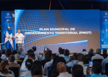 Gobierno entrega proyecto de Plan de Ordenamiento Territorial de Puerto Plata