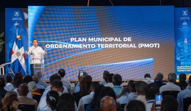 Gobierno entrega proyecto de Plan de Ordenamiento Territorial de Puerto Plata