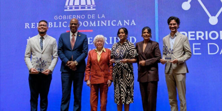 Periodista de Listín Diario gana Premio Nacional de Periodismo de Datos