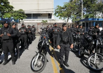 Policías y militares serían condenados a un año de prisión si evitan ser grabados por civiles