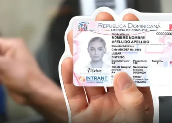 Tras reportajes de El Nacional, presidente elimina por decreto renovación de licencia cada 2 años a mayores de 65 años