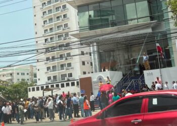 Sismo 5.0 sacude a la R. Dom; evacúan edificios en la capital
