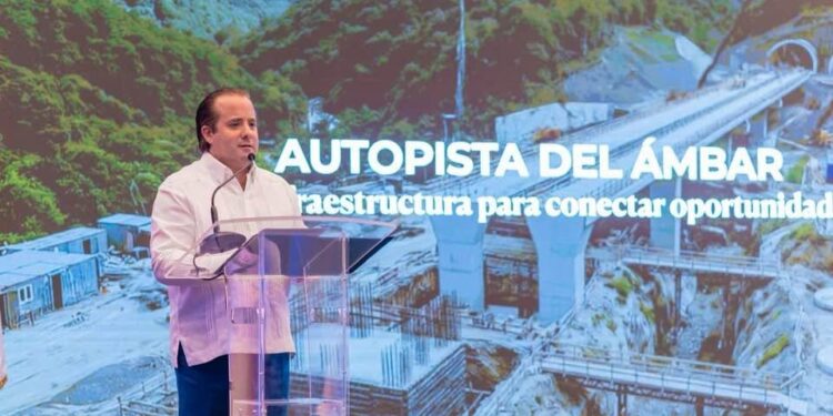 Gobierno presenta proyecto Autopista del Ámbar ante sectores productivos de Puerto Plata