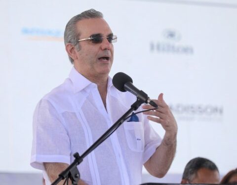 «Es un animal!»: Abinader reacciona a caso policía mató joven en Herrera