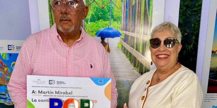EL FOTOGRAFO PUERTO PLATEÑO MARTIN MIRABEL GANA EL PRIMER LUGAR EN EL CONCURSO» PUERTO PLATA ME HACE SONREIR «