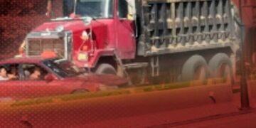 ¡Insólito en Puerto Plata! Patana arrastra carro de concho con pasajeros a bordo