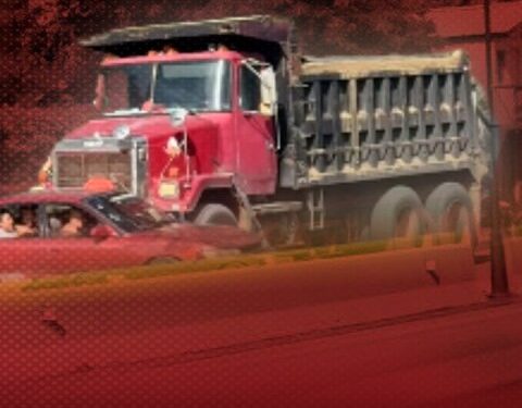¡Insólito en Puerto Plata! Patana arrastra carro de concho con pasajeros a bordo