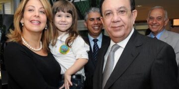 Presidente ratifica Valdez Albizu y Clarissa de la Rocha en el BC