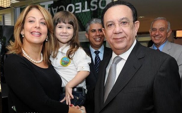 Presidente ratifica Valdez Albizu y Clarissa de la Rocha en el BC
