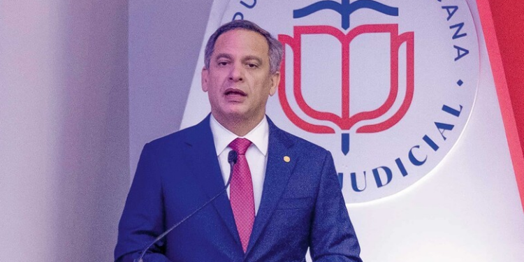 PC y FINJUS advierten sobre renuncia Luis H. Molina a SCJ