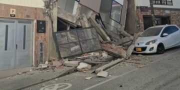 Fuerte temblor de 7,4 se sintió en Colombia: Al menos 21 muertos tras derrumbe de edificaciones en Manizales y Pereira