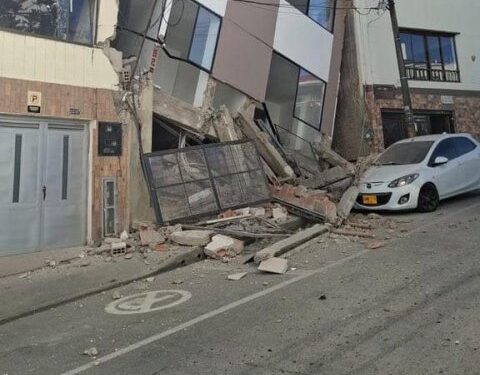 Fuerte temblor de 7,4 se sintió en Colombia: Al menos 21 muertos tras derrumbe de edificaciones en Manizales y Pereira