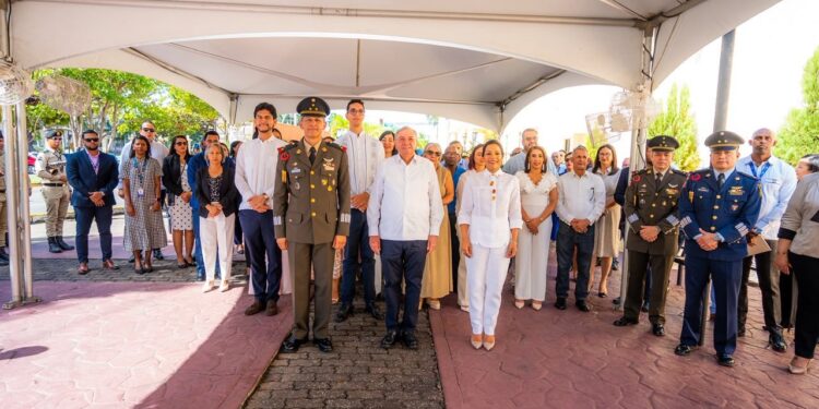 IDAC realiza acto por conmemoración del 216 aniversario de la Independencia de México
