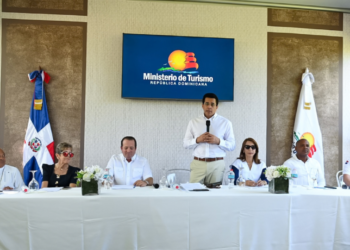 Ministro David Collado deja iniciadas obras en Maimón, Puerto Plata